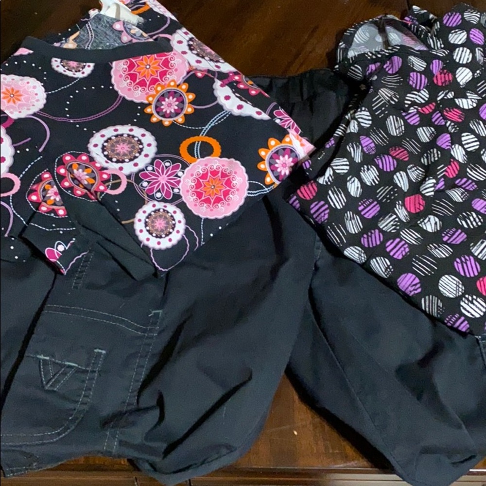 Scrub set